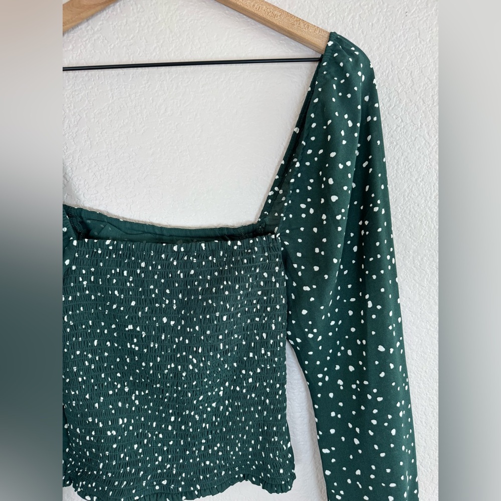 Abercrombie and Fitch AF Green White Polka Dot Long Sleeve Smocked Blouse Small - Picture 9 of 14